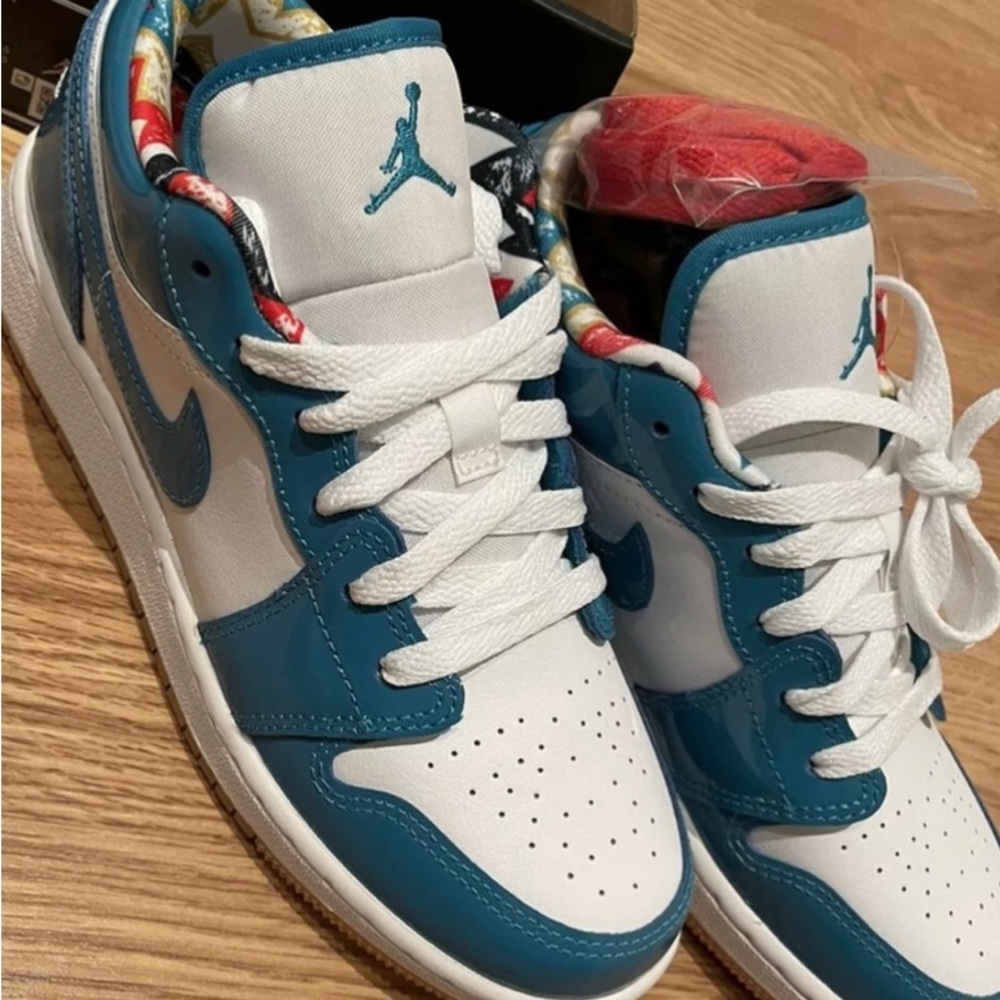 NWT Jordan 1 Low SE - Picture 4 of 9